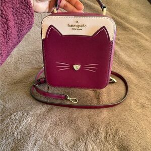 Kate Spade New York Meow Cat Daisy
Vanity Crossbody Purse PINK